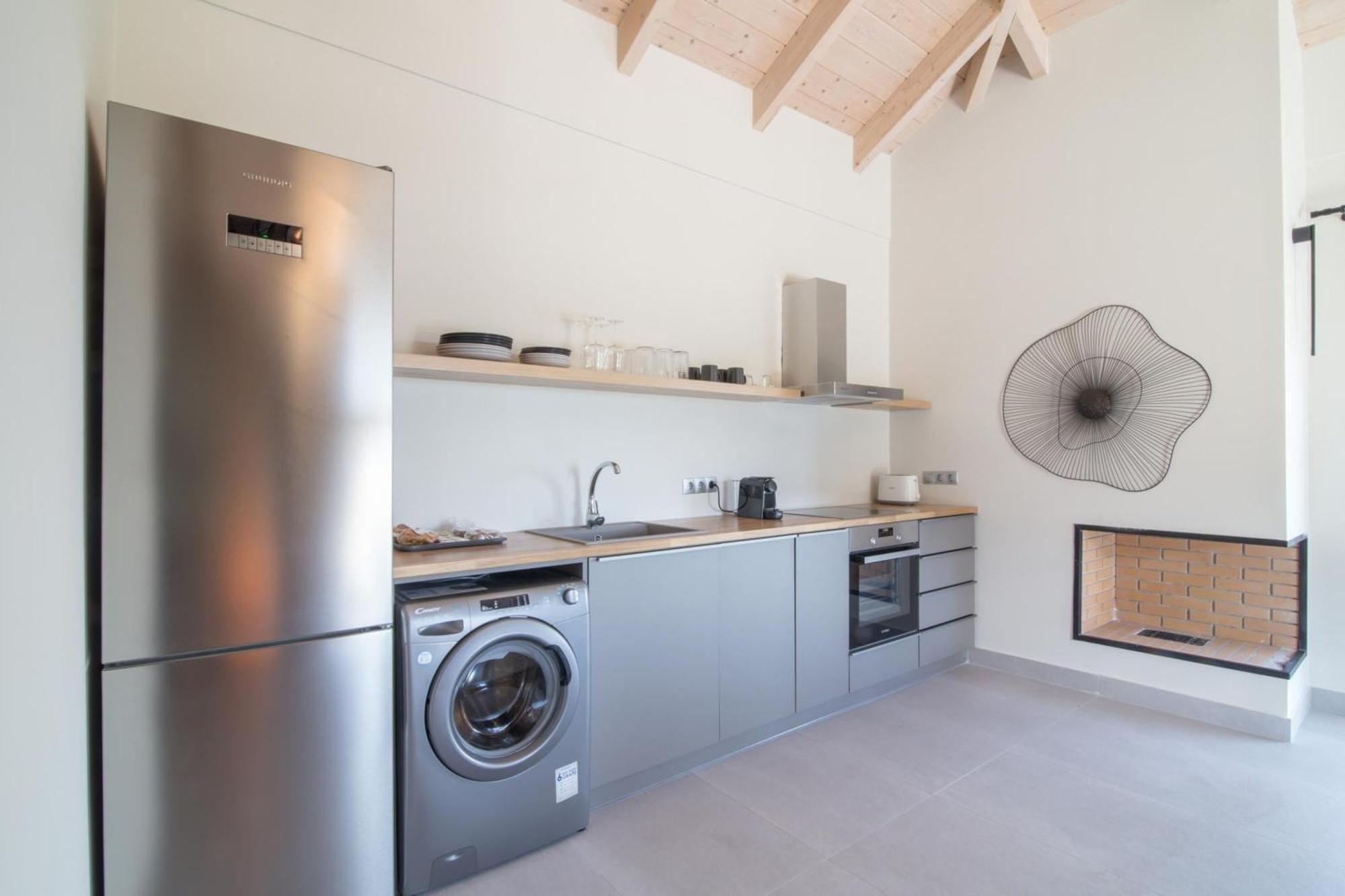 Blue Symphony Suites Apartments Nikiana Bagian luar foto