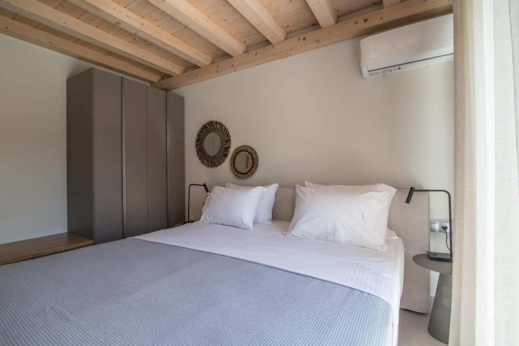 Blue Symphony Suites Apartments Nikiana Bagian luar foto