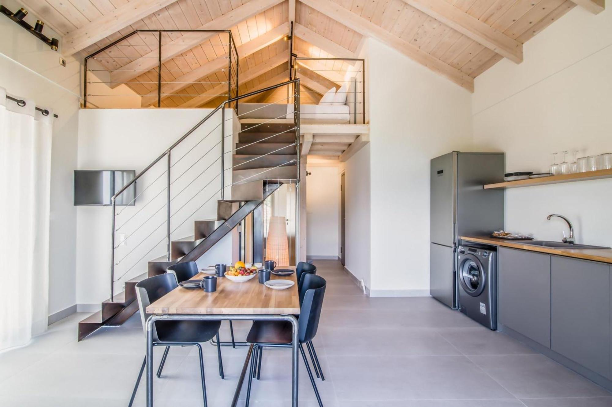 Blue Symphony Suites Apartments Nikiana Bagian luar foto