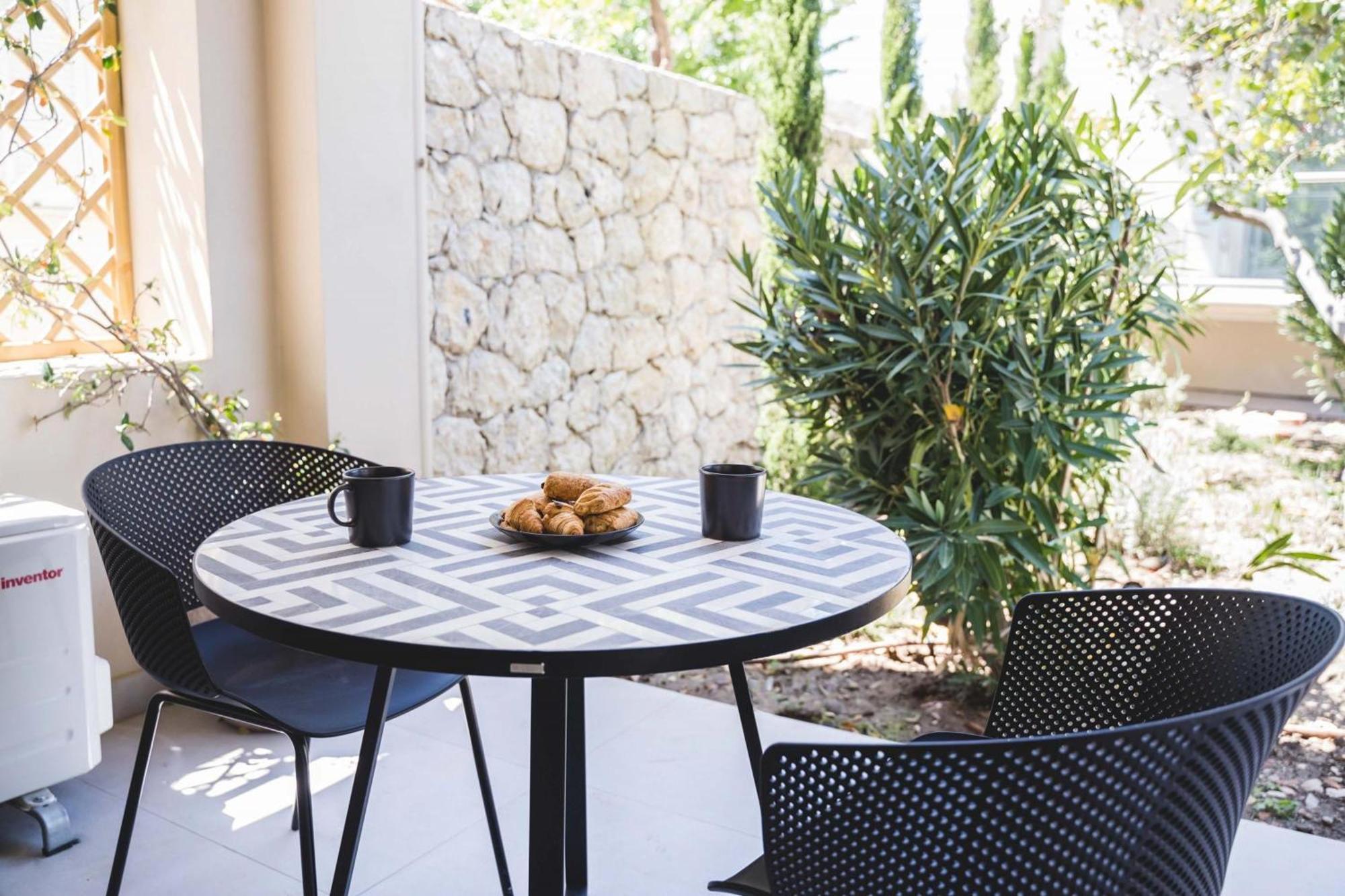Blue Symphony Suites Apartments Nikiana Bagian luar foto
