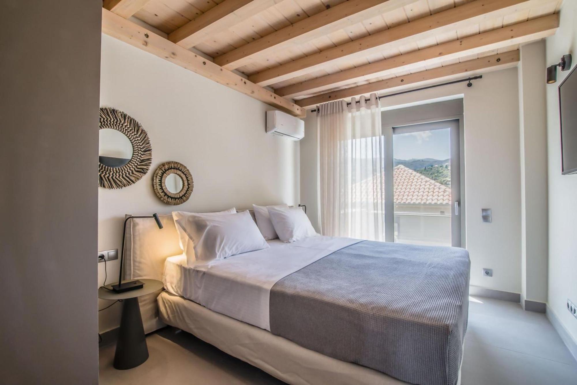 Blue Symphony Suites Apartments Nikiana Bagian luar foto