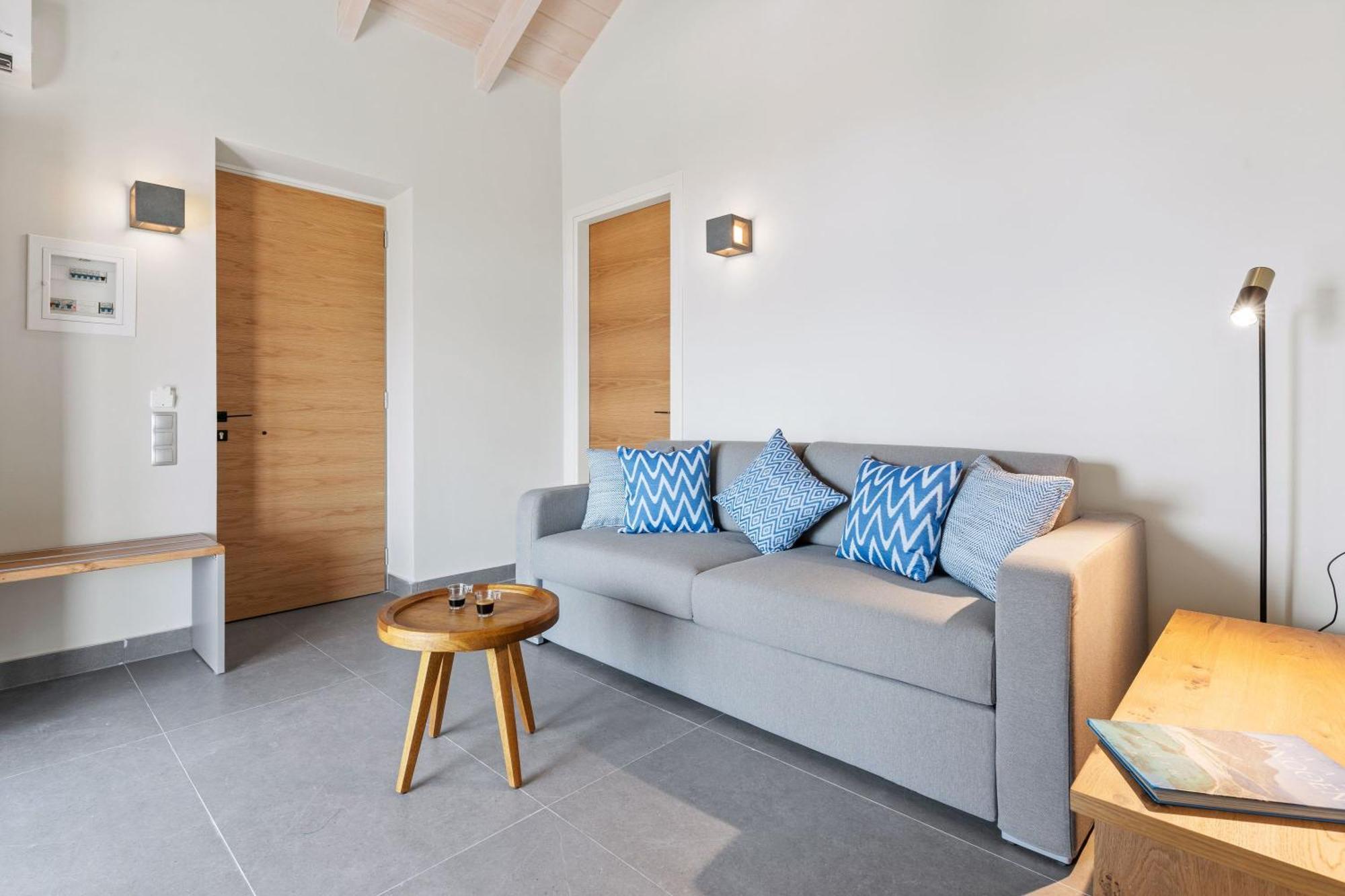 Blue Symphony Suites Apartments Nikiana Bagian luar foto